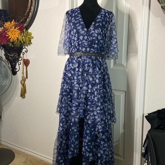 Bcbgmaxazria blue tulle with leather around waist size 8 3 layers in front new. - Picture 1 of 4